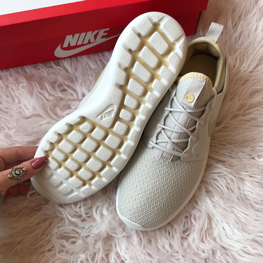NWT Nike Roshe Two - Picture 7 of 8